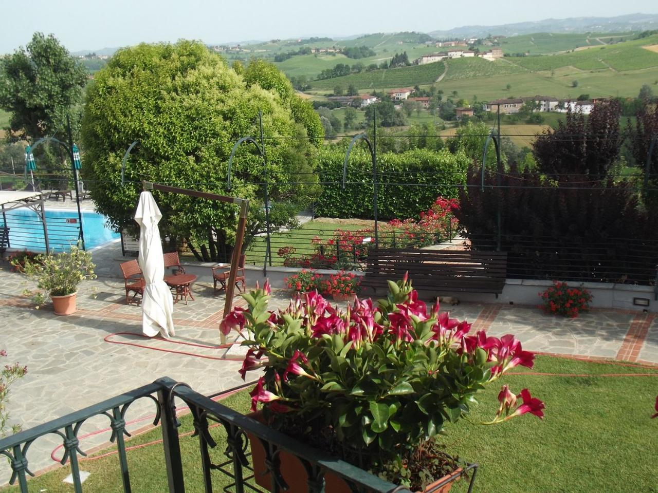 Locanda Del Boscogrande Montegrosso dʼAsti Dış mekan fotoğraf